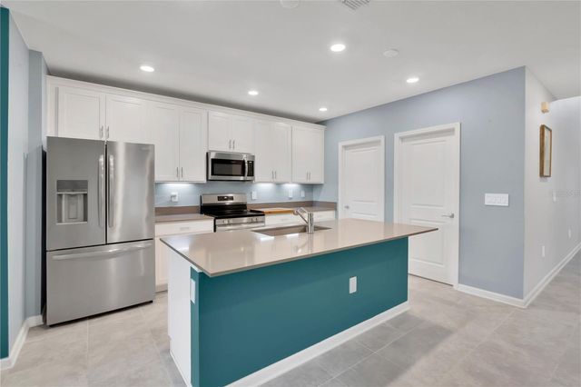 2707 RUNNERS CIRCLE, Clermont, FL 34714