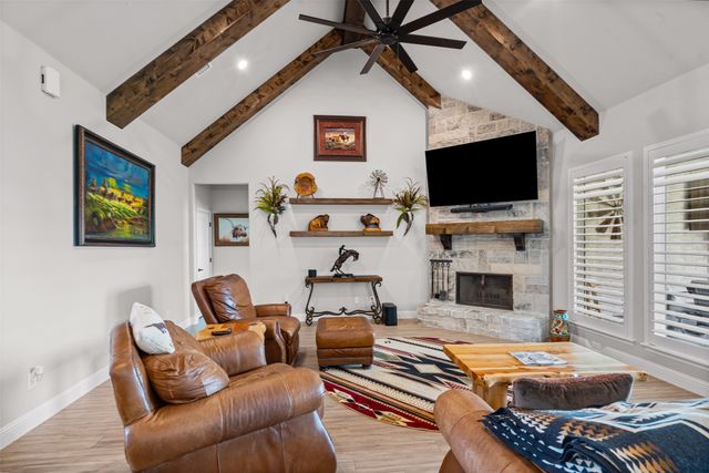 108 N Silver Saddle Trail, Weatherford, TX 76087