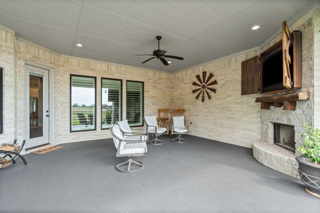 108 N Silver Saddle Trail, Weatherford, TX 76087