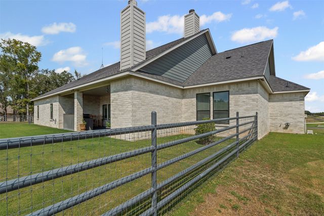 108 N Silver Saddle Trail, Weatherford, TX 76087