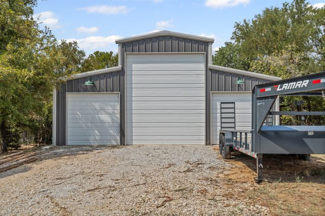 108 N Silver Saddle Trail, Weatherford, TX 76087