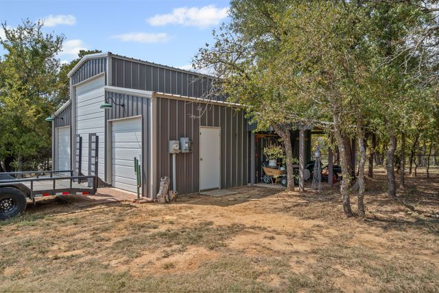 108 N Silver Saddle Trail, Weatherford, TX 76087