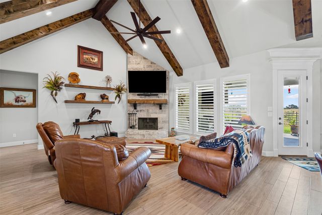 108 N Silver Saddle Trail, Weatherford, TX 76087