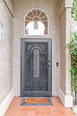 1134 N Rova Court, Visalia, CA 93291