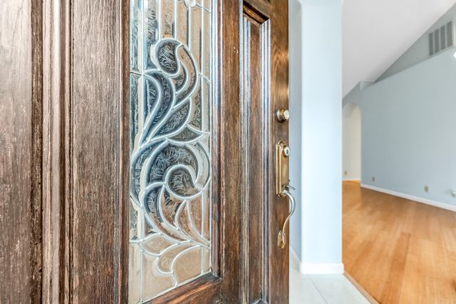 1134 N Rova Court, Visalia, CA 93291