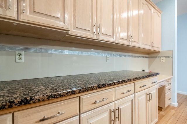 1134 N Rova Court, Visalia, CA 93291