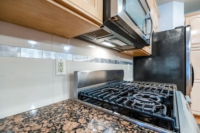 1134 N Rova Court, Visalia, CA 93291