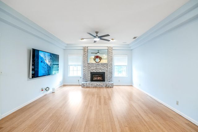 1134 N Rova Court, Visalia, CA 93291