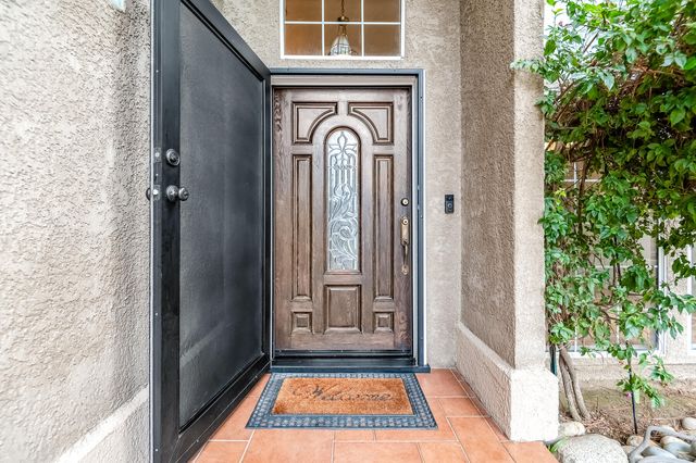 1134 N Rova Court, Visalia, CA 93291