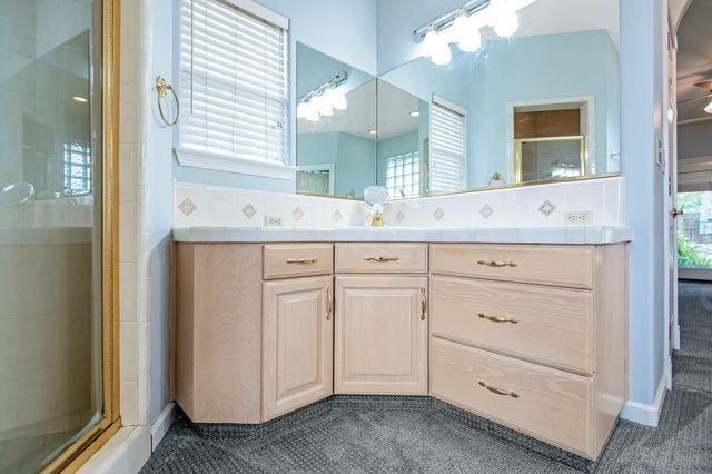 1134 N Rova Court, Visalia, CA 93291