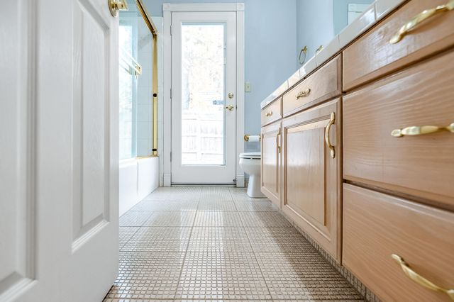 1134 N Rova Court, Visalia, CA 93291