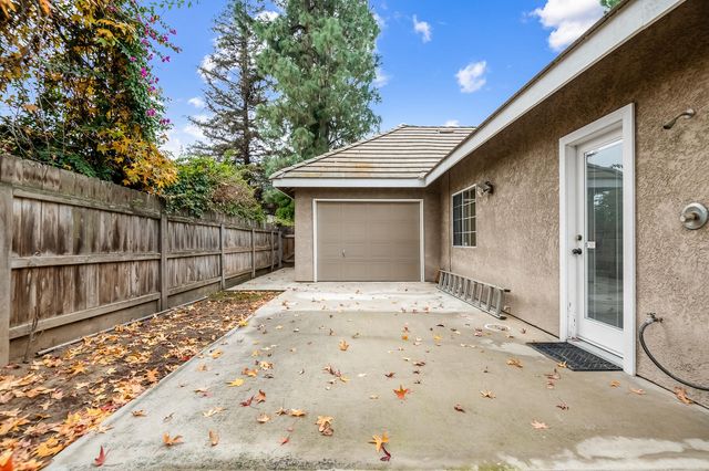 1134 N Rova Court, Visalia, CA 93291