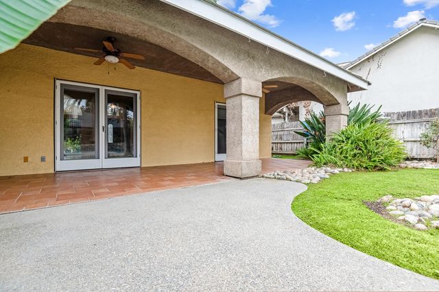 1134 N Rova Court, Visalia, CA 93291