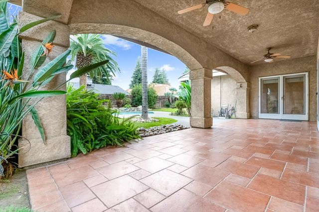 1134 N Rova Court, Visalia, CA 93291