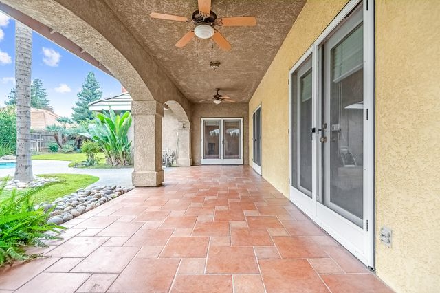 1134 N Rova Court, Visalia, CA 93291