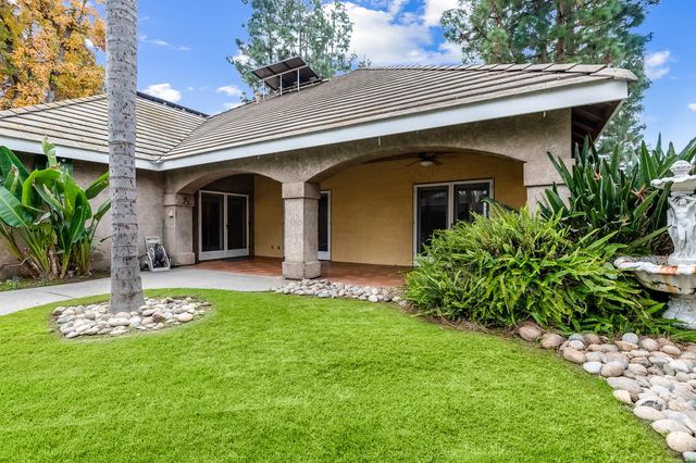 1134 N Rova Court, Visalia, CA 93291