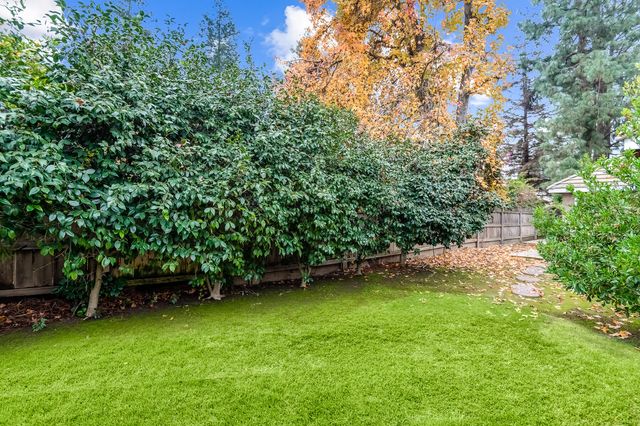 1134 N Rova Court, Visalia, CA 93291