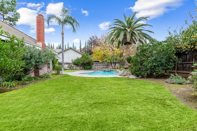 1134 N Rova Court, Visalia, CA 93291