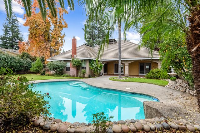 1134 N Rova Court, Visalia, CA 93291