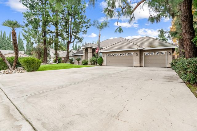 1134 N Rova Court, Visalia, CA 93291