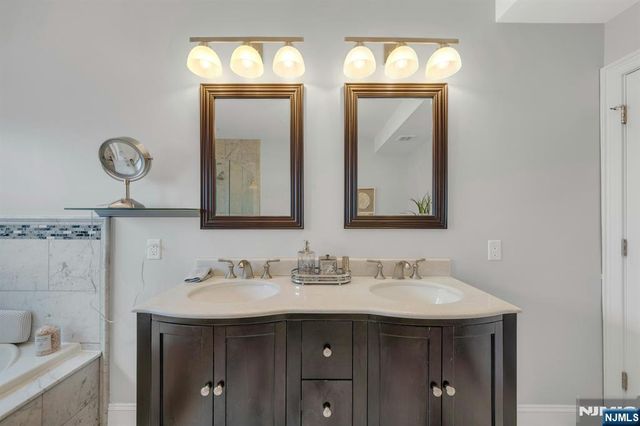 440 Morningside Avenue B, Fairview, NJ 07022
