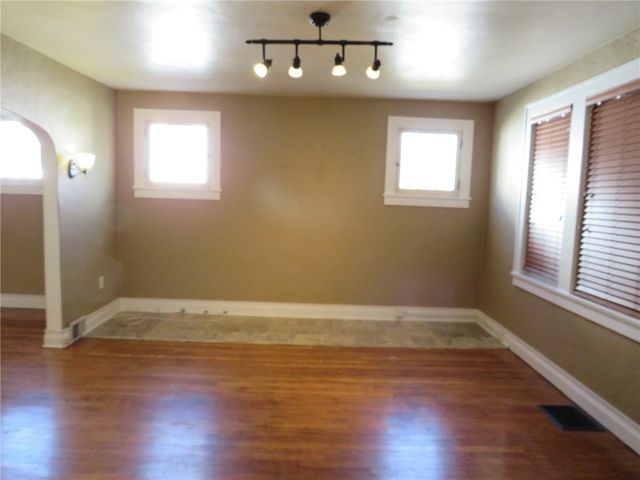 533 Mccully St, White Oak, PA 15131