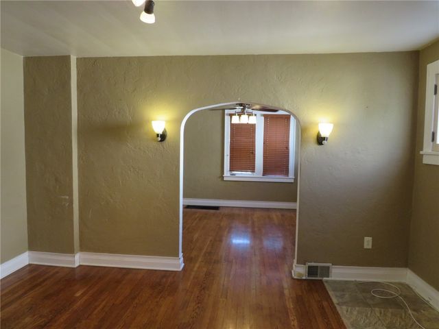 533 Mccully St, White Oak, PA 15131