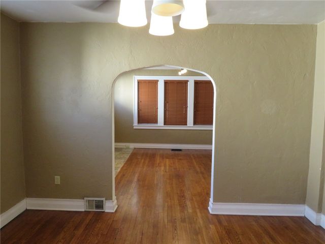 533 Mccully St, White Oak, PA 15131