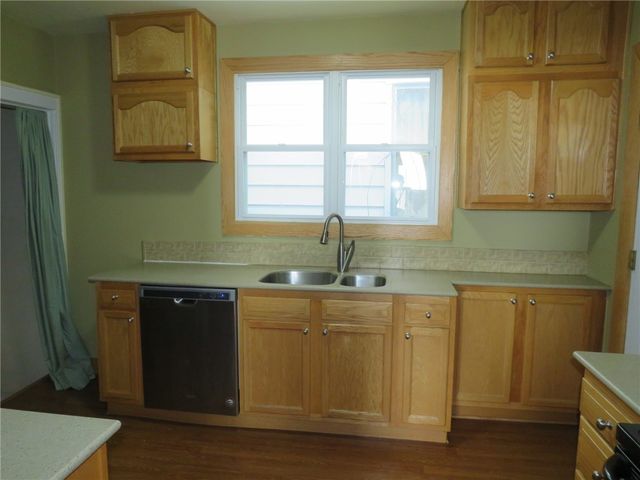 533 Mccully St, White Oak, PA 15131