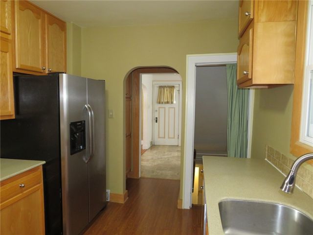 533 Mccully St, White Oak, PA 15131