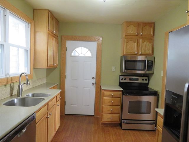 533 Mccully St, White Oak, PA 15131