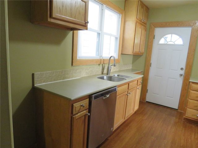 533 Mccully St, White Oak, PA 15131