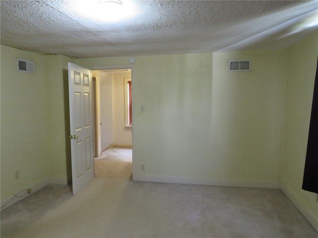 533 Mccully St, White Oak, PA 15131