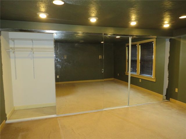 533 Mccully St, White Oak, PA 15131