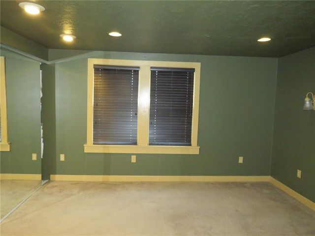 533 Mccully St, White Oak, PA 15131