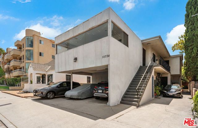 10734 Palms Boulevard, Los Angeles, CA 90034