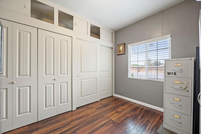 910 N 5th Ave, Pasco, WA 99301