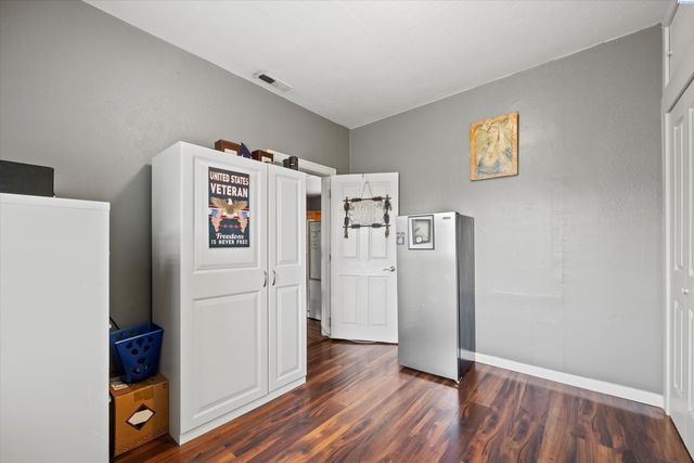 910 N 5th Ave, Pasco, WA 99301