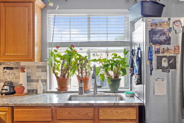 910 N 5th Ave, Pasco, WA 99301