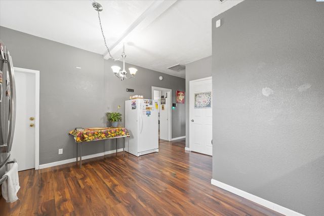 910 N 5th Ave, Pasco, WA 99301