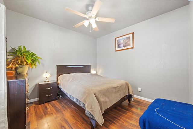 910 N 5th Ave, Pasco, WA 99301