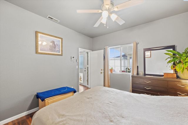 910 N 5th Ave, Pasco, WA 99301