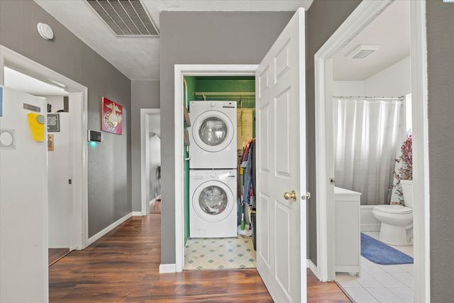 910 N 5th Ave, Pasco, WA 99301