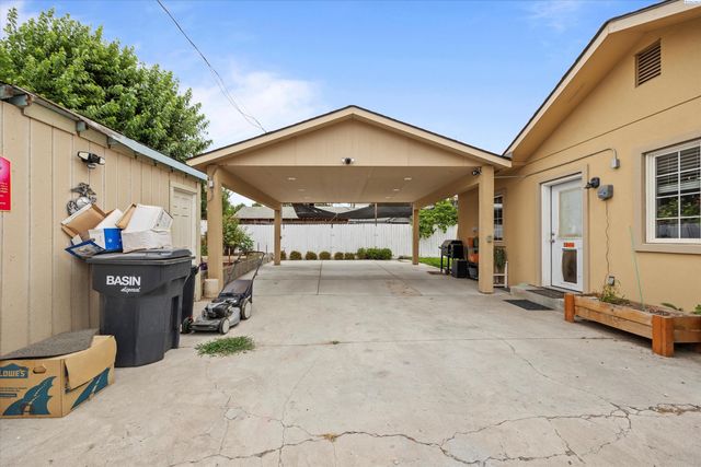 910 N 5th Ave, Pasco, WA 99301