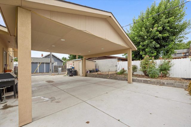 910 N 5th Ave, Pasco, WA 99301