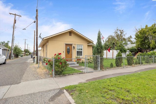 910 N 5th Ave, Pasco, WA 99301