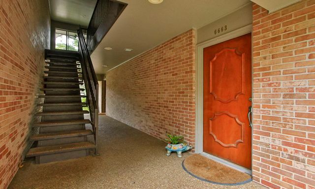 6663 Bayou Glen Road, Houston, TX 77057