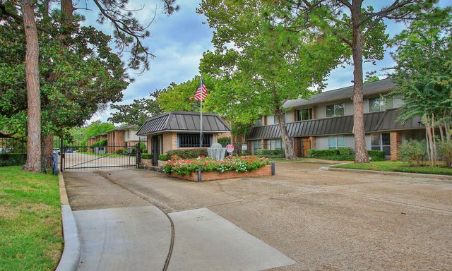 6663 Bayou Glen Road, Houston, TX 77057