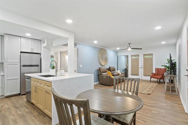 6663 Bayou Glen Road, Houston, TX 77057