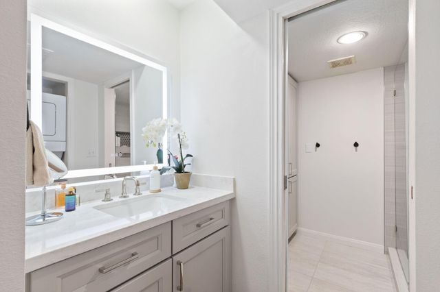 6663 Bayou Glen Road, Houston, TX 77057